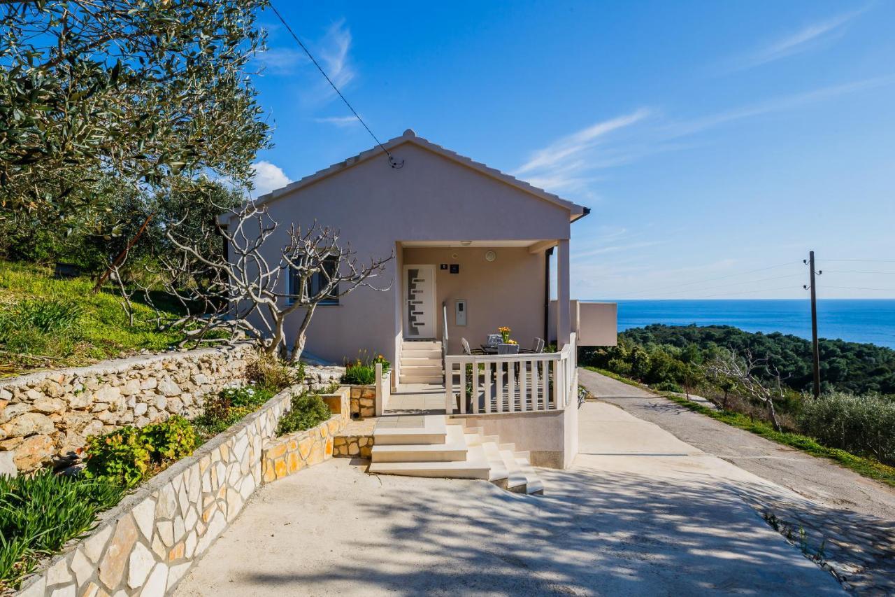 Villa Luana Vis Bagian luar foto
