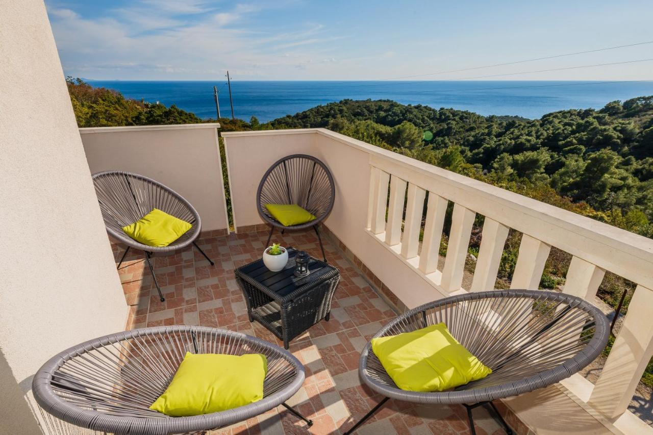 Villa Luana Vis Bagian luar foto