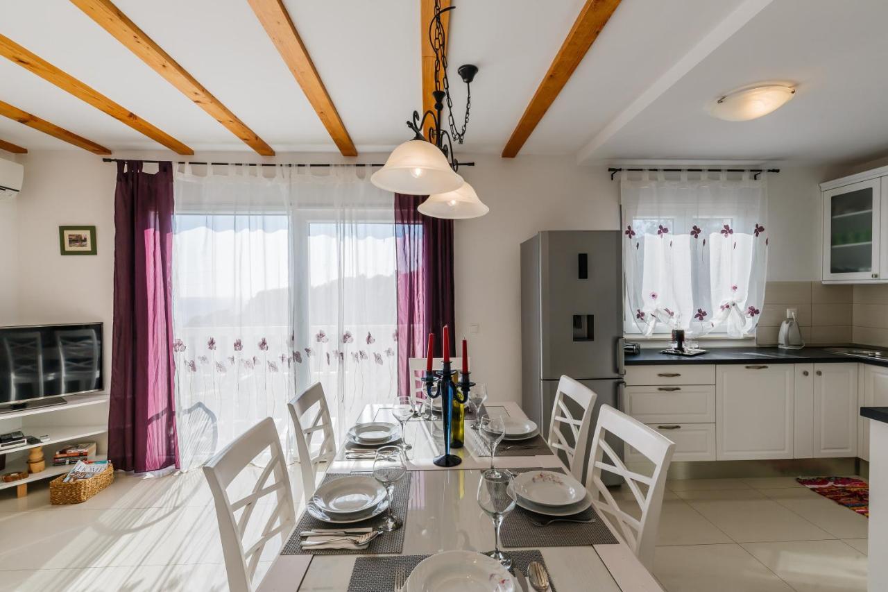 Villa Luana Vis Bagian luar foto