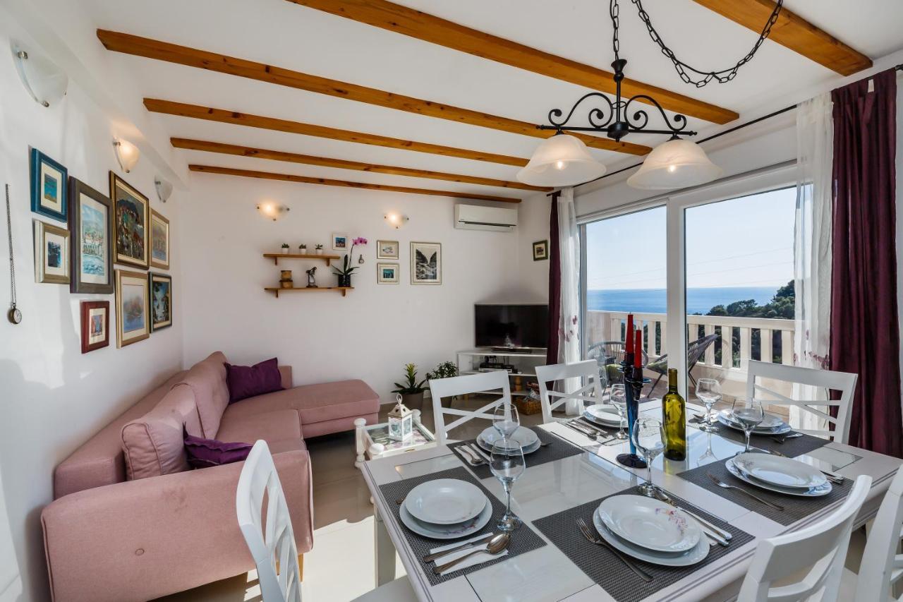 Villa Luana Vis Bagian luar foto